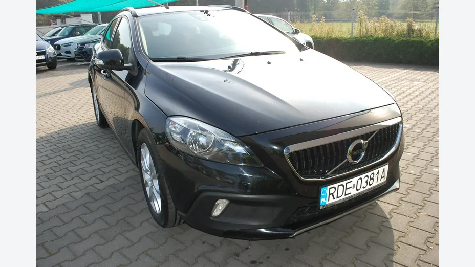 VOLVO V40 -