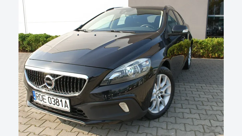 VOLVO V40 -
