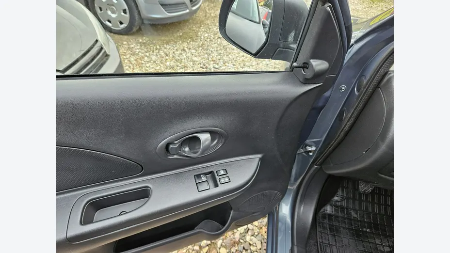 NISSAN Micra -