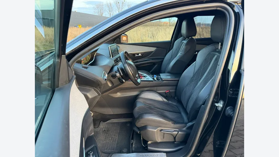 PEUGEOT 3008 -