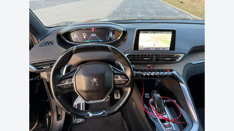 PEUGEOT 3008 -