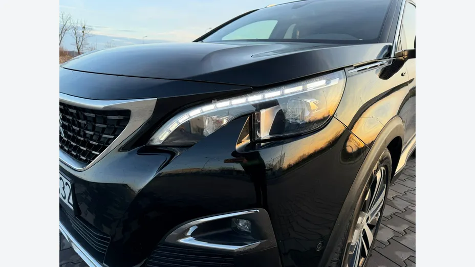 PEUGEOT 3008 -