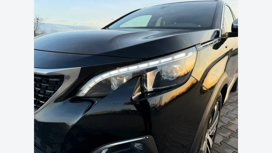 PEUGEOT 3008 -