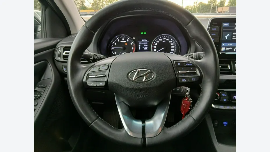HYUNDAI i30 -