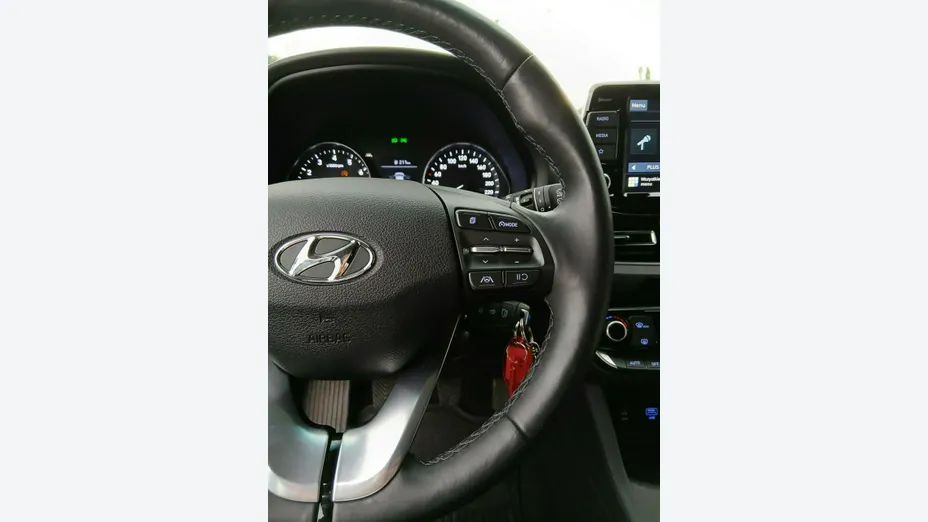 HYUNDAI i30 -