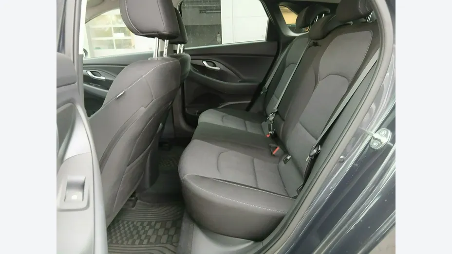 HYUNDAI i30 -