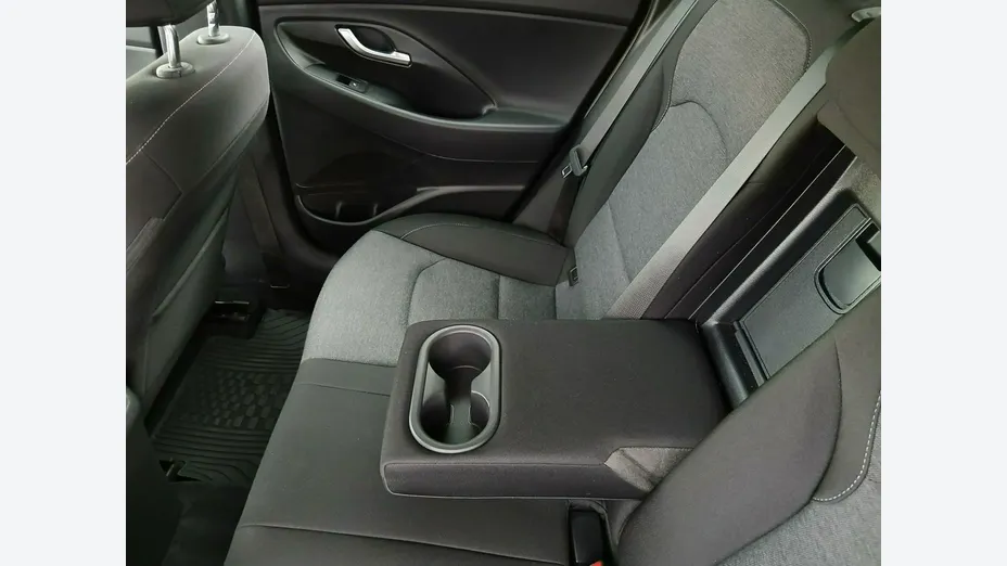 HYUNDAI i30 -
