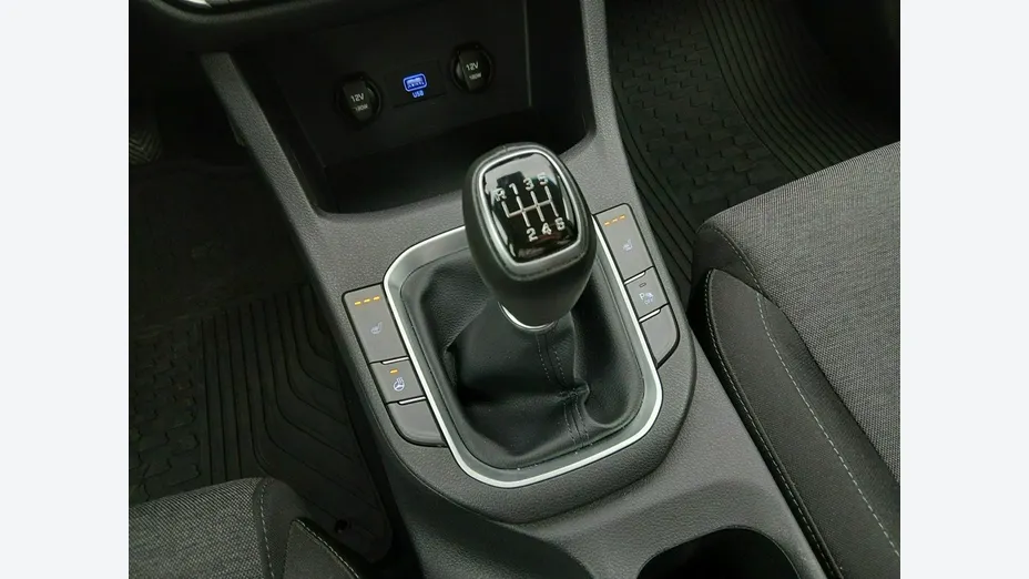HYUNDAI i30 -