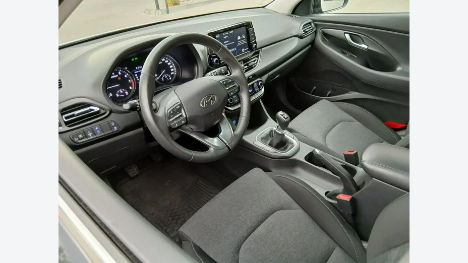 HYUNDAI i30 -