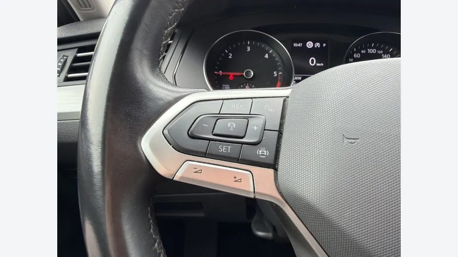 VOLKSWAGEN Passat -