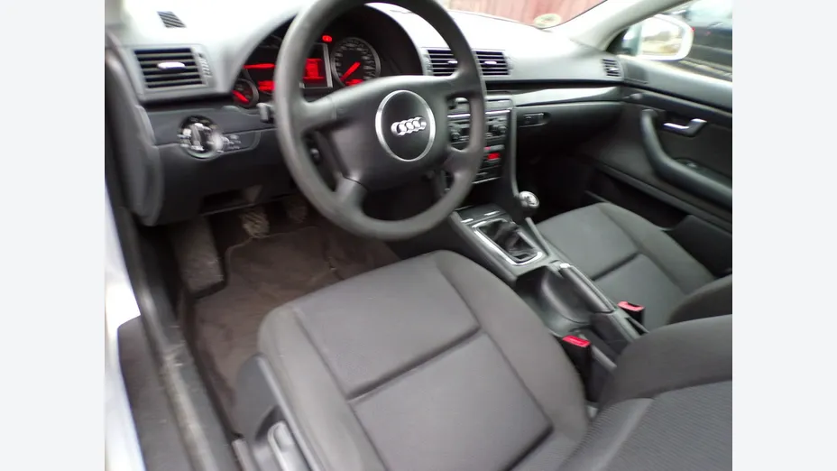 AUDI A4 -