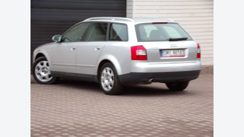 AUDI A4 -