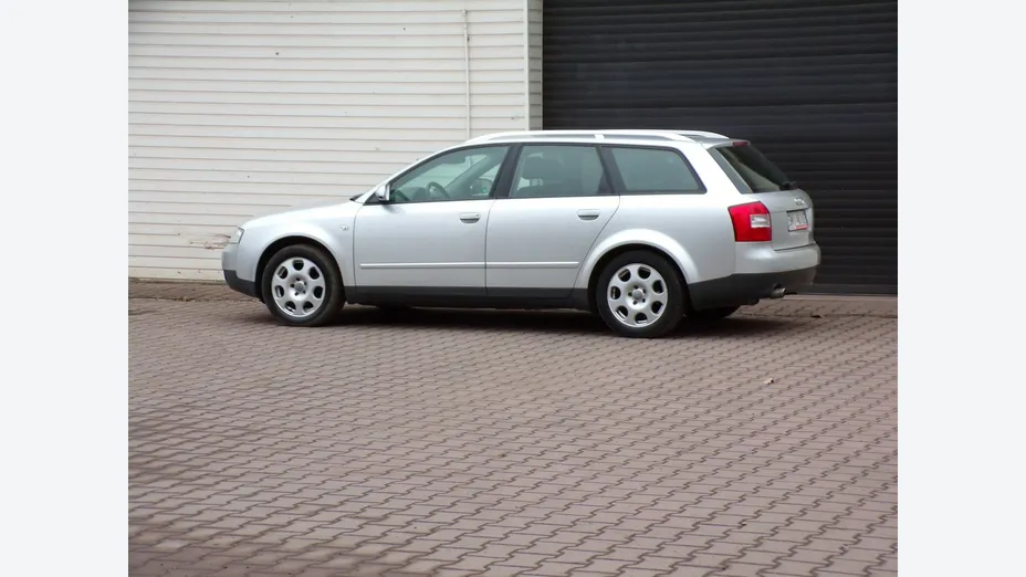 AUDI A4 -