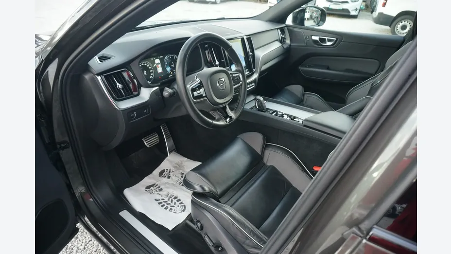 VOLVO XC60 -
