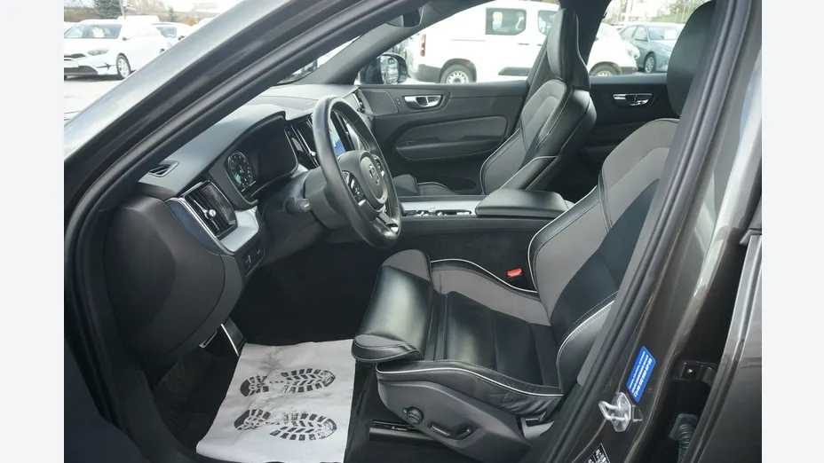 VOLVO XC60 -