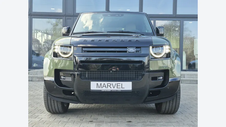 LAND ROVER Defender -