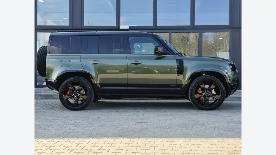 LAND ROVER Defender -