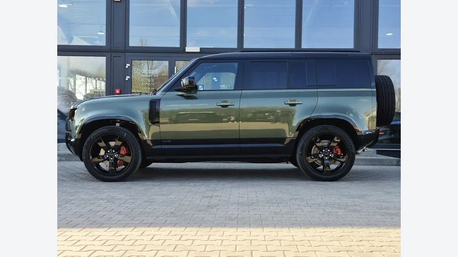 LAND ROVER Defender -