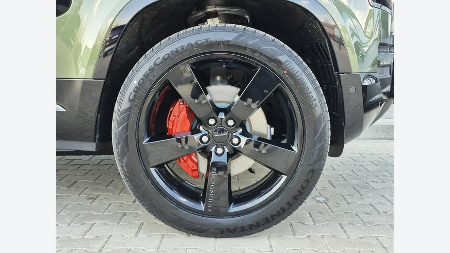 LAND ROVER Defender -