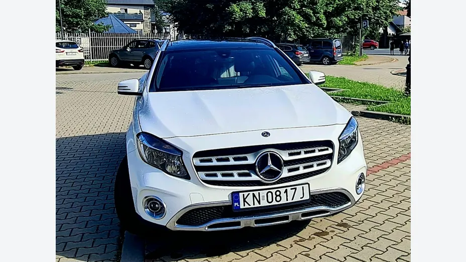 MERCEDES-BENZ GLA -