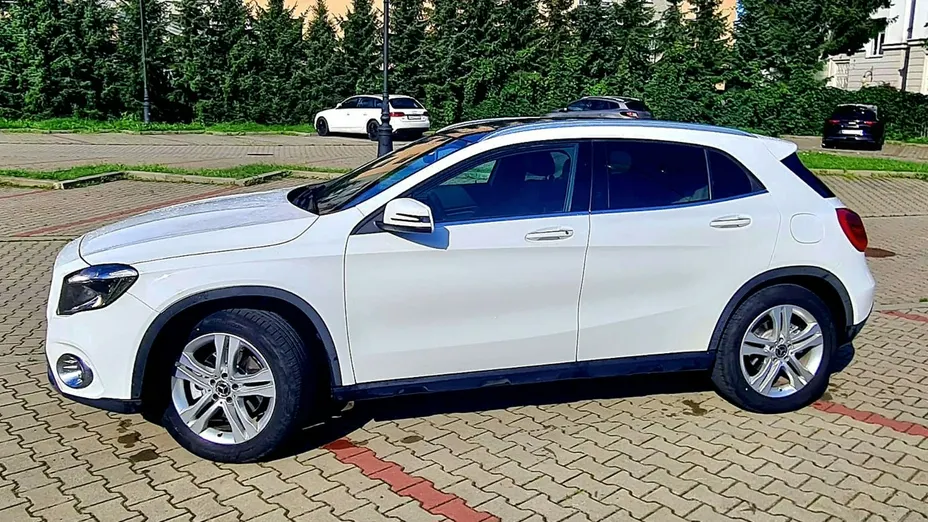 MERCEDES-BENZ GLA -