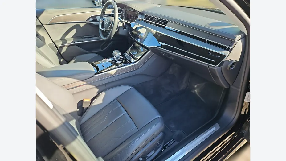 AUDI A8 -