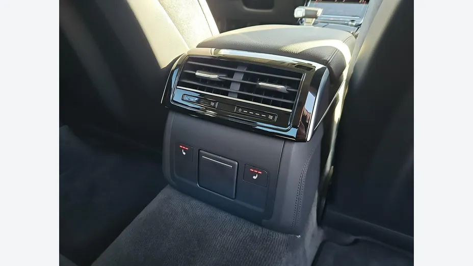 AUDI A8 -