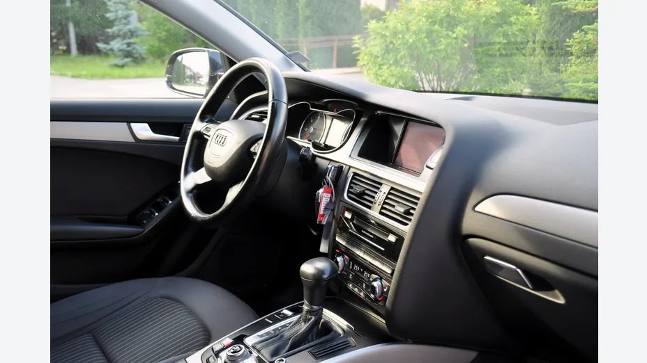 AUDI A4 -