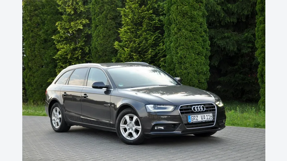 AUDI A4 -