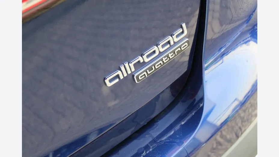AUDI A4 -