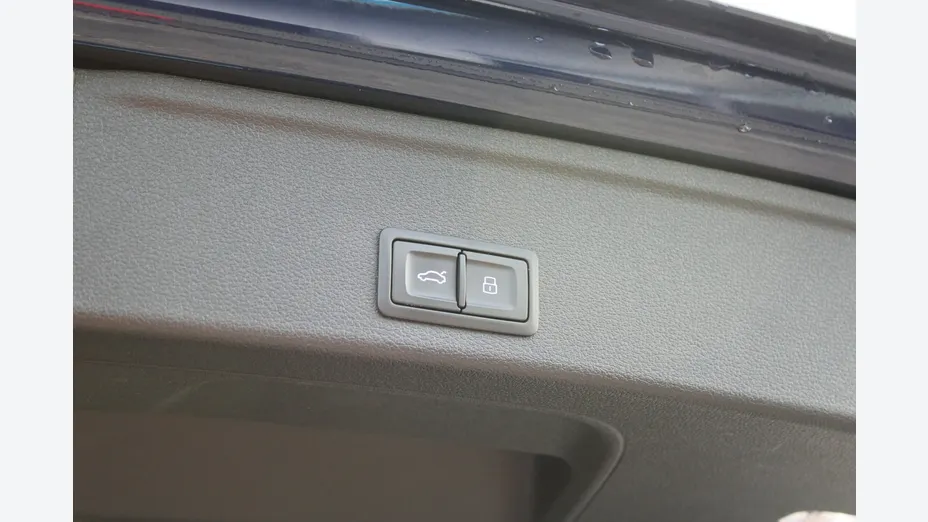 AUDI A4 -