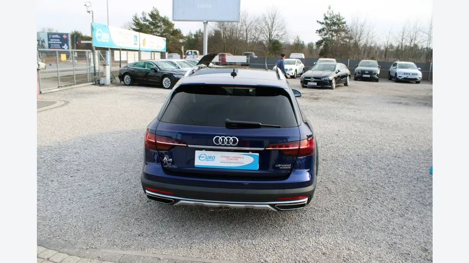 AUDI A4 -