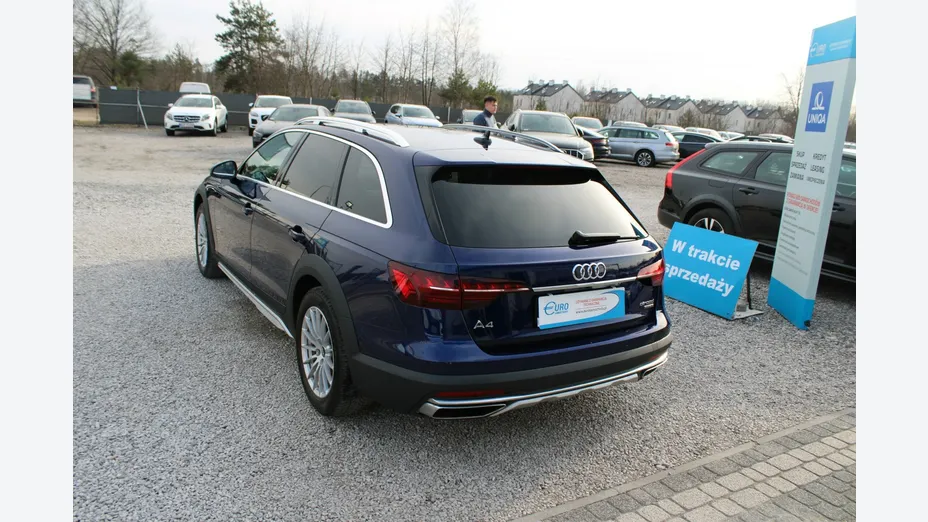 AUDI A4 -