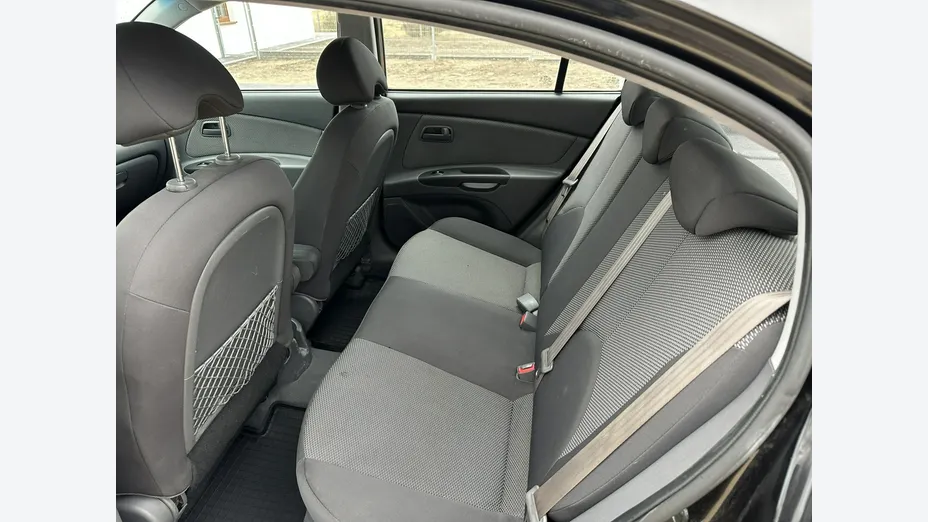 KIA Rio -