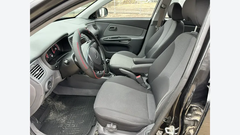 KIA Rio -
