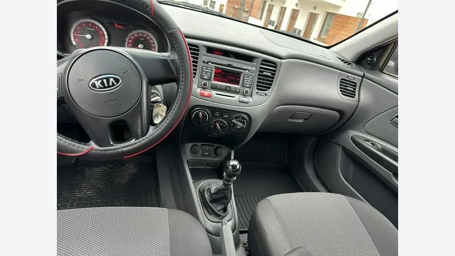 KIA Rio -