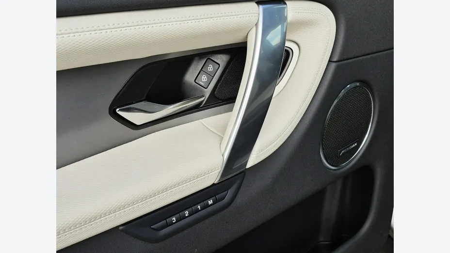 LAND ROVER Discovery Sport -