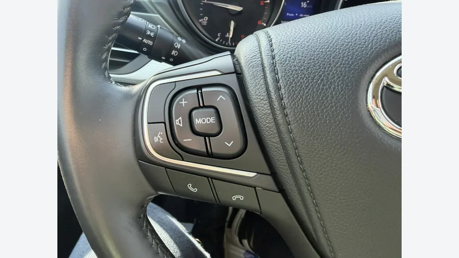 TOYOTA Avensis -