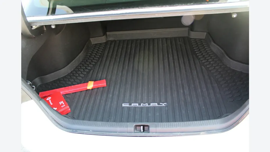 TOYOTA Camry -