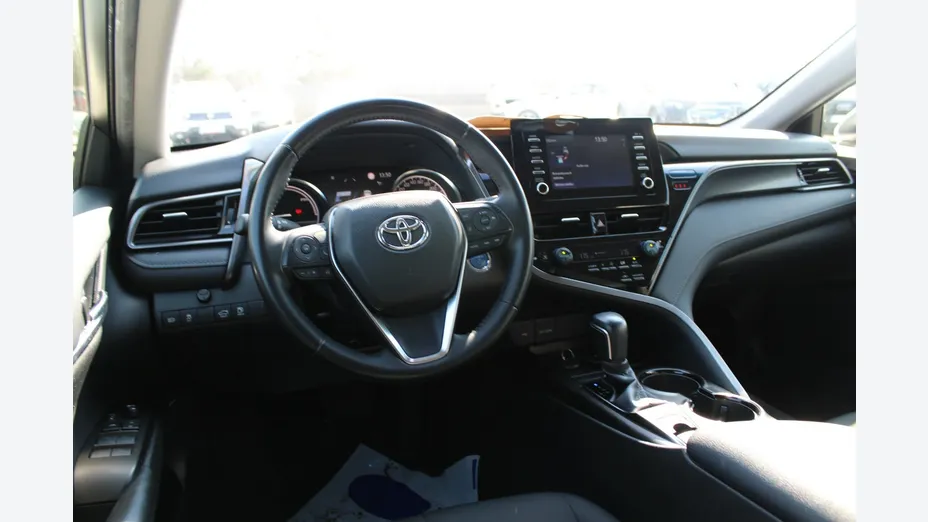 TOYOTA Camry -
