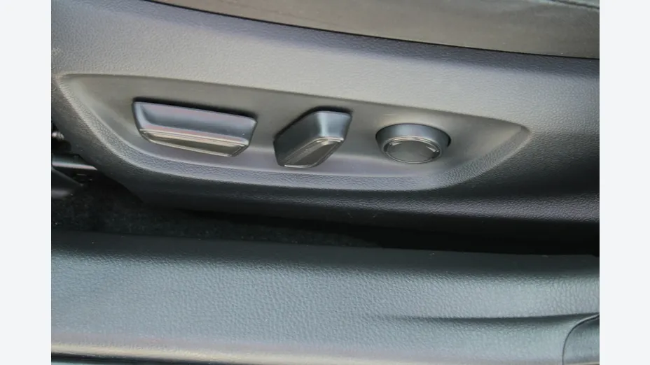 TOYOTA Camry -