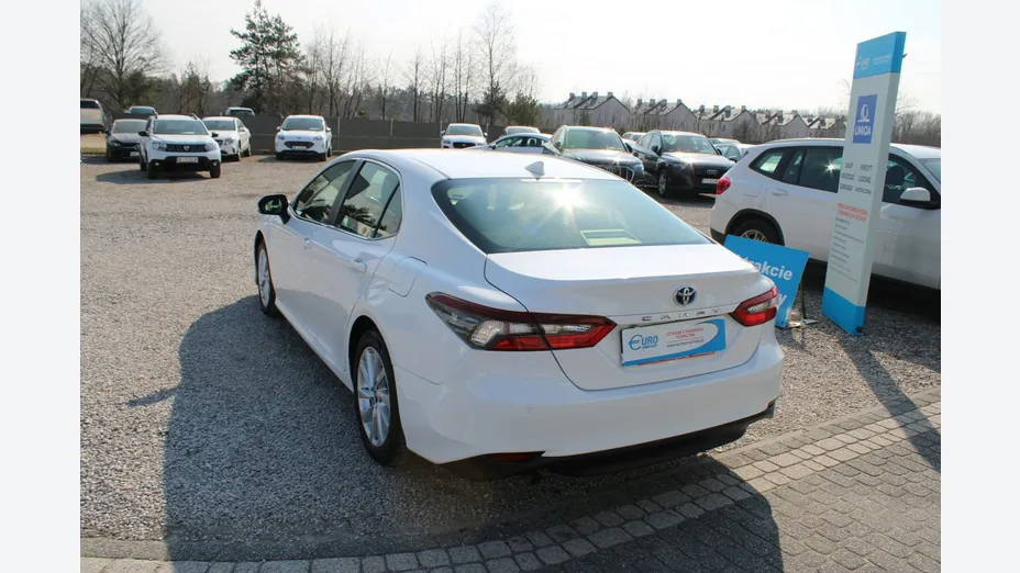 TOYOTA Camry -