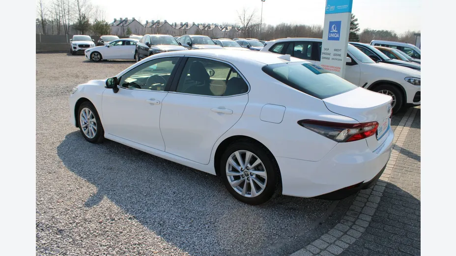 TOYOTA Camry -
