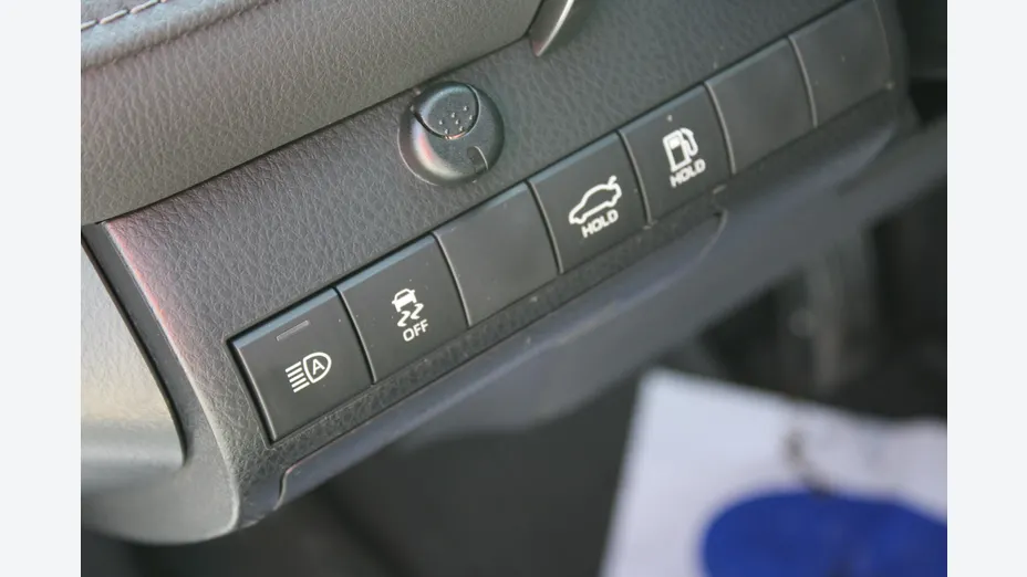TOYOTA Camry -