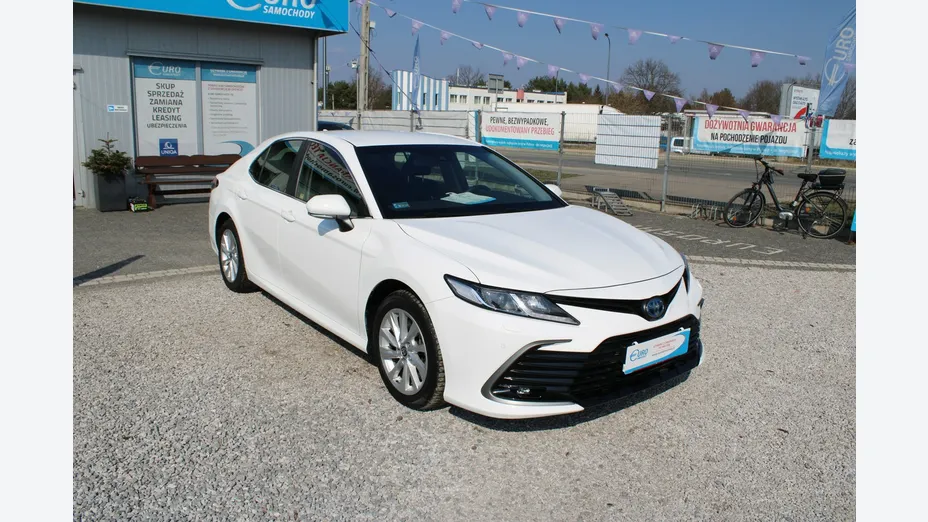 TOYOTA Camry -