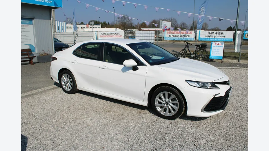 TOYOTA Camry -
