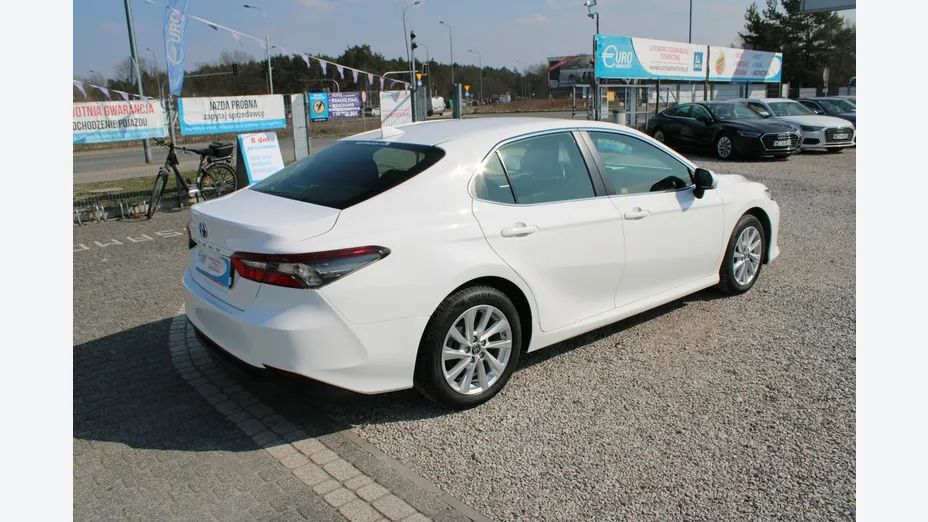 TOYOTA Camry -