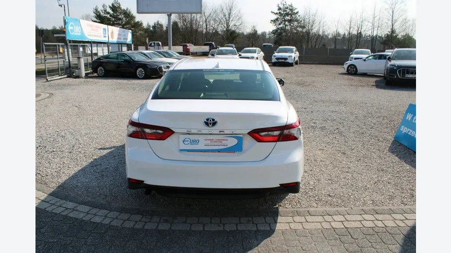 TOYOTA Camry -