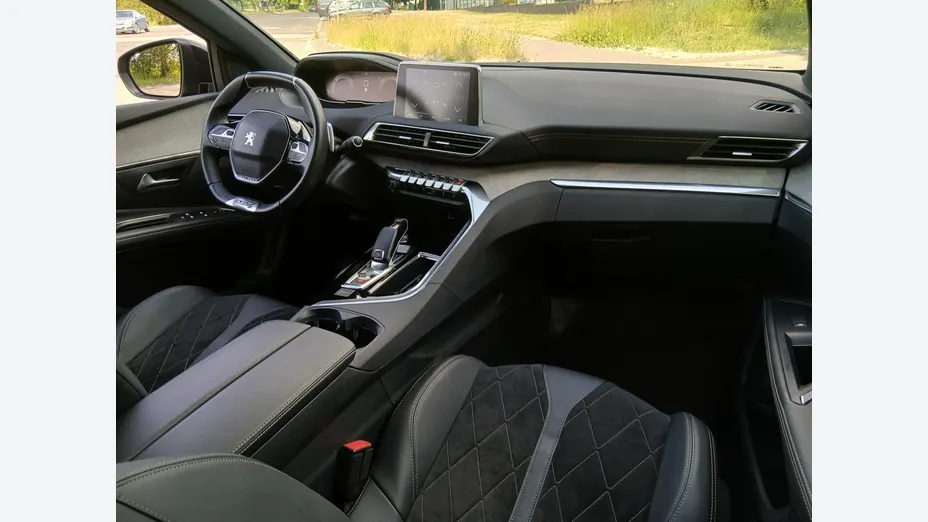 PEUGEOT 5008 -