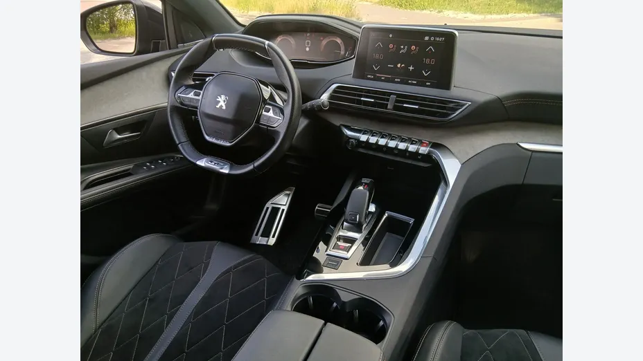 PEUGEOT 5008 -